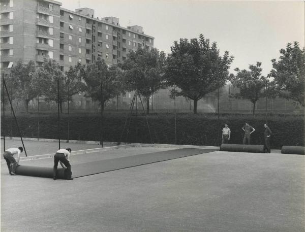 Milano - Affori - Fibre sintetiche - Polymer - Meraklon - Moquette - Campo da tennis - Operai