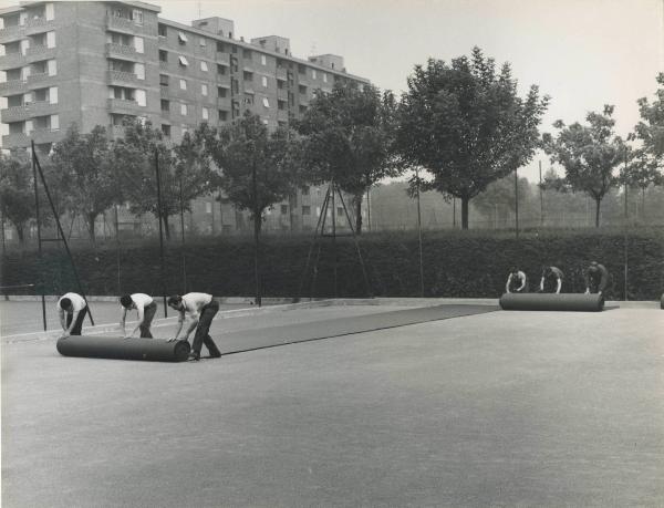 Milano - Affori - Fibre sintetiche - Polymer - Meraklon - Moquette - Campo da tennis - Operai