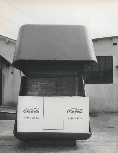 Materie plastiche - Resina poliestere - Gabraster - Frigorifero - Coca-Cola