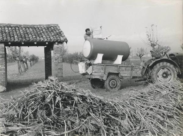 Castellanza - Materie plastiche - Resina poliestere - Gabraster - Bidone per trattamento - Campagna - Contadino