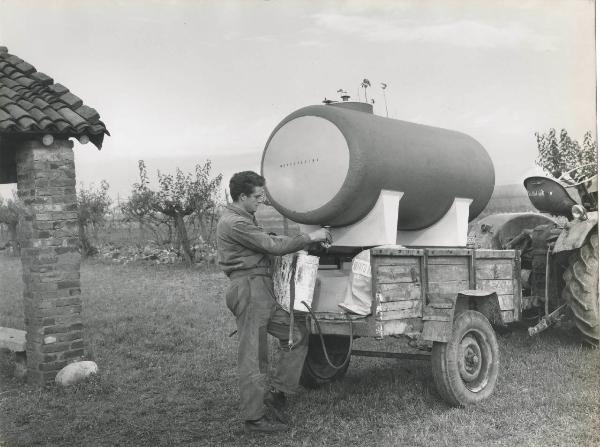 Castellanza - Materie plastiche - Resina poliestere - Gabraster - Bidone per trattamento - Campagna - Contadino