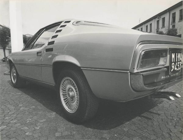 Milano - Automobile Alfa Romeo Montreal - Materie plastiche - Vedril - Fanali posteriori