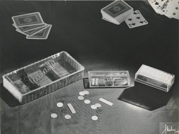 Materie plastiche - Confezioni giochi in scatola - Canasta e gioco della pulce