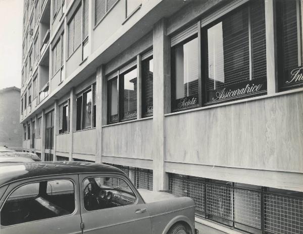 Milano - Società Assicuratrice Industriale (S.A.I) - Esterno - Automobile