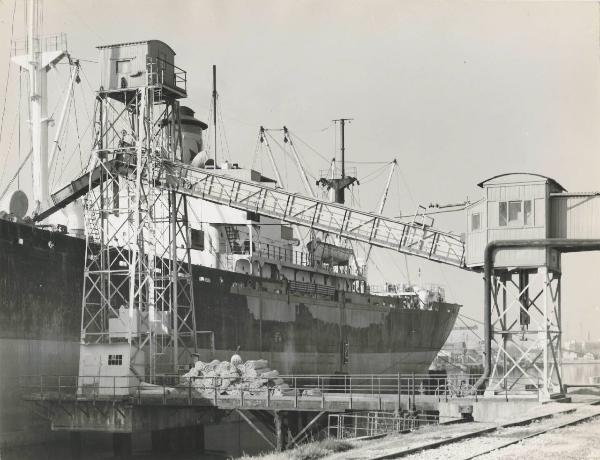 Porto Marghera - Vetrocoke - Settore concimi - Impianto spedizione via mare