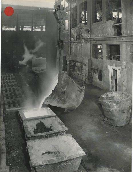 Porto Marghera - Alluminio - Reparto siderurgico - Colata ferroleghe da siviera