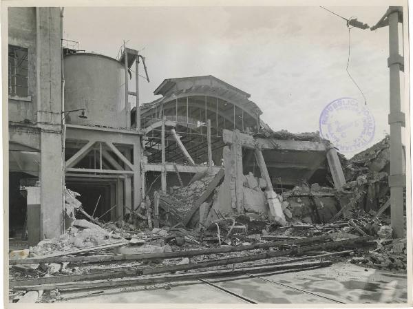 Porto Marghera - Montevecchio Società Italiana del Piombo e dello Zinco - Fabbricato n°19 - Cabina elettrica - Facciata nord e lato ovest - Danni bombardamenti aerei