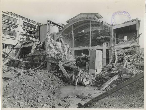 Porto Marghera - Montevecchio Società Italiana del Piombo e dello Zinco - Fabbricato n°19 - Cabina elettrica - Facciata nord - Danni bombardamenti aerei