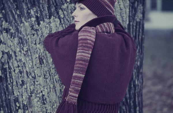 Montefibre - Fibre sintetiche - Campagna pubblicitaria - Collezione inverno - Maglieria - Maglione, sciarpa e cappello - Modella