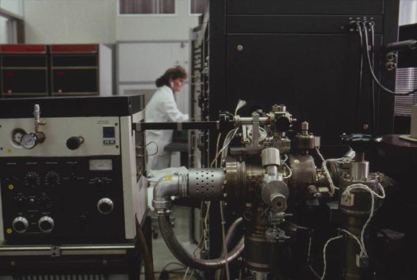 Novara - Istituto ricerche Guido Donegani - Impianto sperimentale per policondensazione in continuo