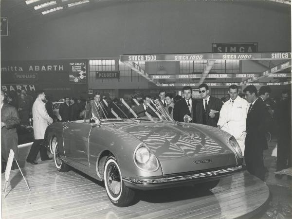 Torino - Salone dell'automobile - Materie plastiche - Resina poliestere - Gabraster - Autovettura Autobianchi Stellina