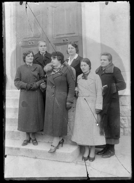 Gruppo di sei donne