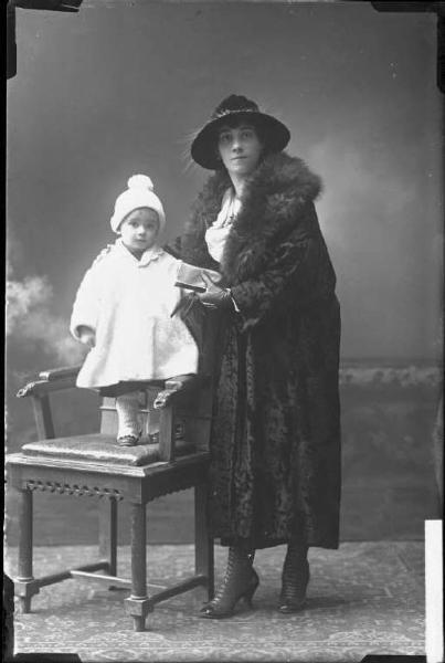 Ritratto di famiglia - Annita Grossi con bambina