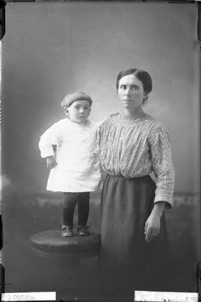 Ritratto di famiglia - Luigia Gibelli con bambino