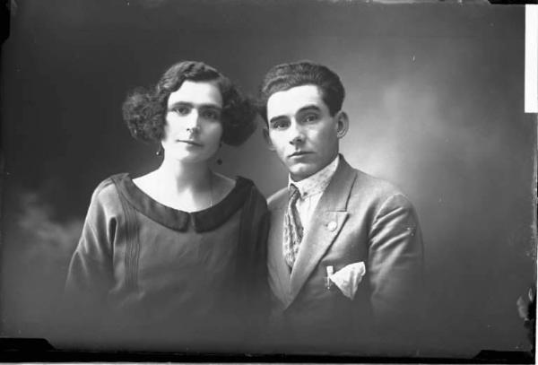 Uomo e donna - ritratto - mezzo busto [committenza Basso Edoardo - Voghera]