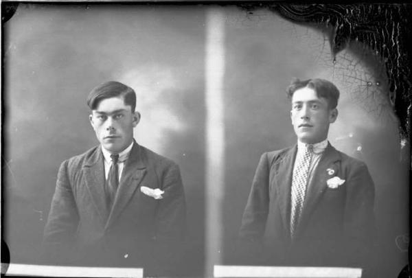 Uomo - ritratto - mezzo busto [committenza Debiaggi Anselmo - Cervesina] [a destra]
Uomo - ritratto - mezzo busto [committenza Sacchi Antonio - Cervesina] [a sinistra]