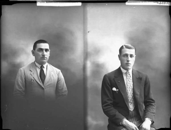 Uomo - ritratto - mezzo busto [committenza Bettaglio Ernesto - Voghera] [a destra]
Uomo - ritratto - mezzo busto [committenza Rossaroli Domenico - Voghera] [a sinistra]