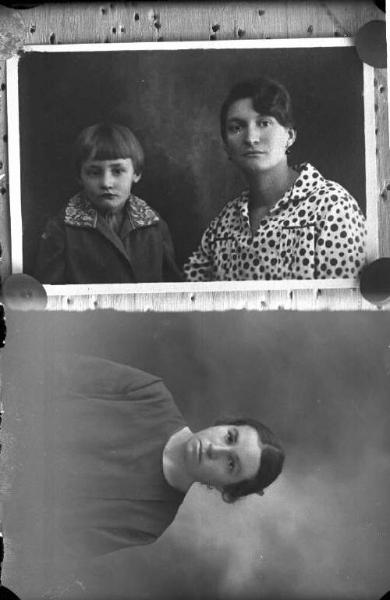 Donna - ritratto - mezzo busto [committenza Bonini Francesca - Cascina Romana] [a destra]
Donna con bambina - ritratto - mezzo busto [committenza Gazzena Signora - Voghera] [a sinistra]