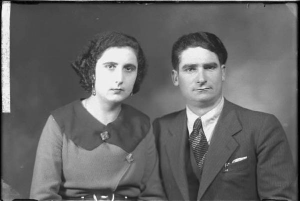 Uomo e donna - ritratto - mezzo busto [committenza Orezzi Maria - Salsomaggiore]