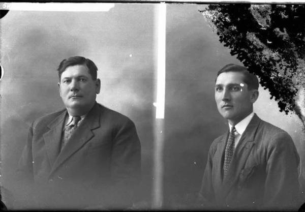 Uomo - ritratto - fototessera [committenza Belloni Luigi - Voghera] [a destra]
Uomo - ritratto - fototessera [committenza Oggero Gerolamo - Voghera, case ferrovieri] [a sinistra]