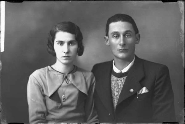 Uomo e donna - ritratto - mezzo busto [committenza Piccinini Primo - Voghera]
