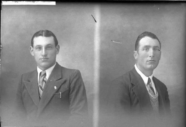 Uomo - ritratto - fototessera [a destra]
Uomo - ritratto - fototessera [committenza Briccola Pietro] [a sinistra]
