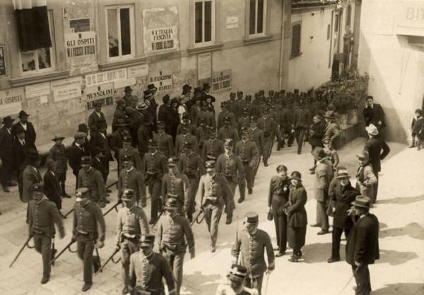 Corteo di soldati della Repubblica di San Marino