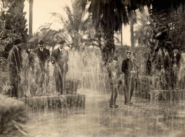 Giuseppe Bottai - Viaggio in Spagna - Visita ai giardini dell'Alcazar di Siviglia