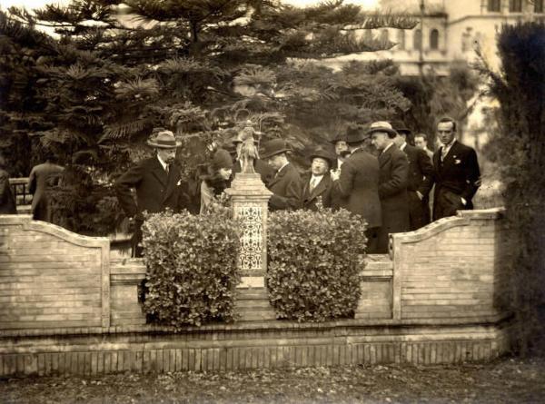 Giuseppe Bottai - Viaggio in Spagna - Visita al monumento di Cervantes