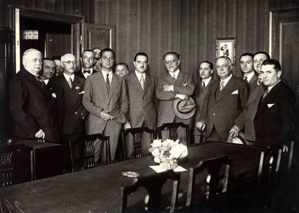 Giuseppe Bottai - Visita a una fabbrica tessile