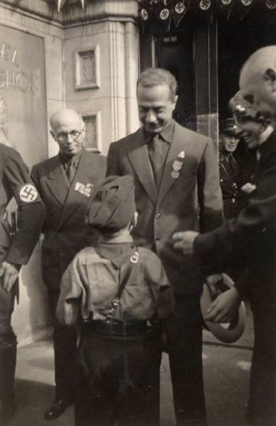 Giuseppe Bottai - Visita in Germania - Arrivo alla stazione