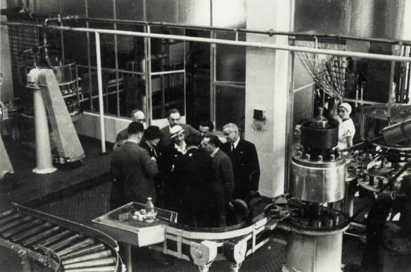 Nelia Bottai - Visita alla centrale del latte di Roma