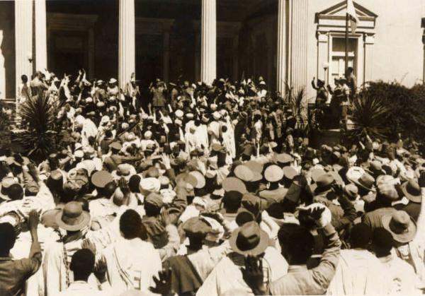 Giuseppe Bottai - Campagna di Etiopia - Manifestazione di accoglienza al Palazzo del Governo di Asmara