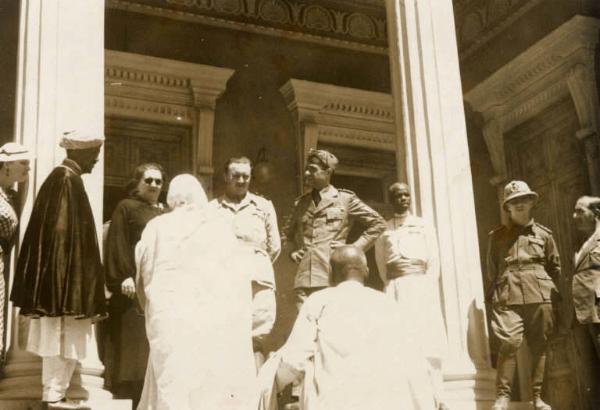 Giuseppe Bottai - Campagna di Etiopia - Manifestazione di accoglienza al Palazzo del Governo di Asmara