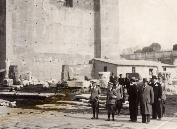 Giuseppe Bottai - Visita del re Vittorio Emanuele III al Foro Romano