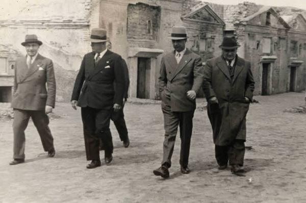 Giuseppe Bottai - Visita di Mussolini a Ostia Antica