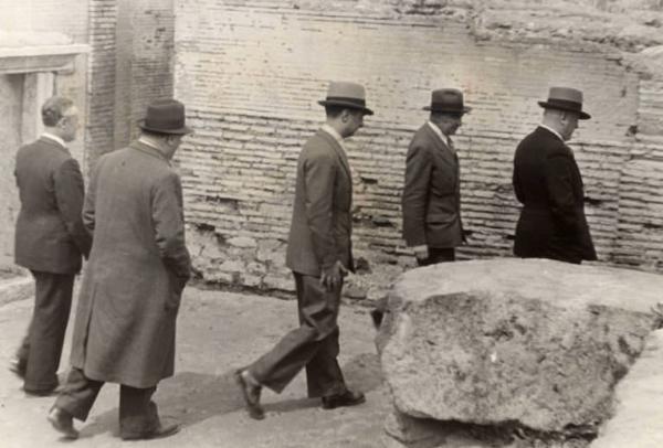 Giuseppe Bottai - Visita di Mussolini a Ostia Antica