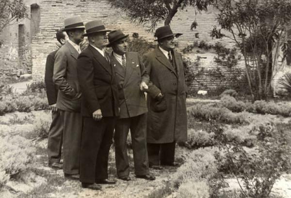 Giuseppe Bottai - Visita di Mussolini a Ostia Antica