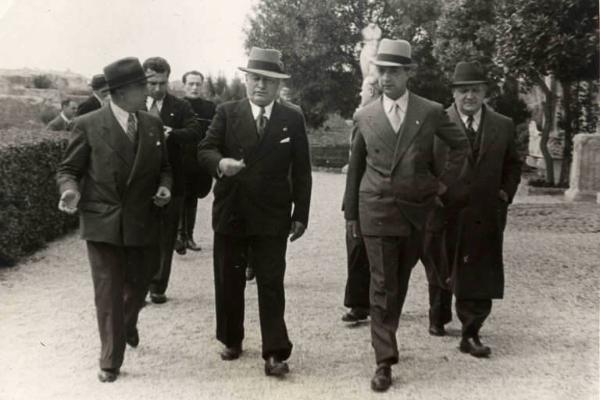 Giuseppe Bottai - Visita di Mussolini a Ostia Antica