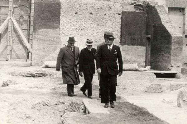 Giuseppe Bottai - Visita di Mussolini al Palatino