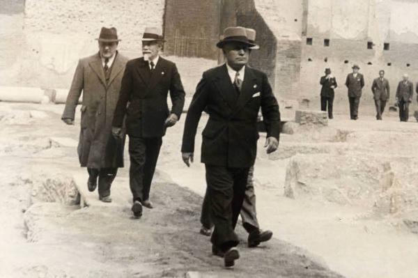 Giuseppe Bottai - Visita di Mussolini al Palatino