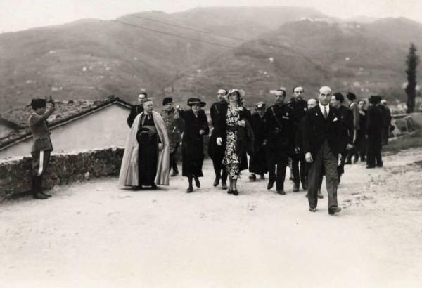 Giuseppe Bottai - Visita a Barga - Visita al Duomo