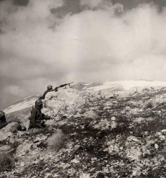 Guerra d'Albania - Fronte greco - Postazione della Divisione Julia sul monte Scendèli