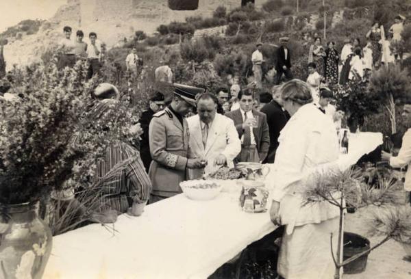 Giuseppe Bottai - Visita ai siti archeologici dell'isola di Capri - Pranzo all'aperto