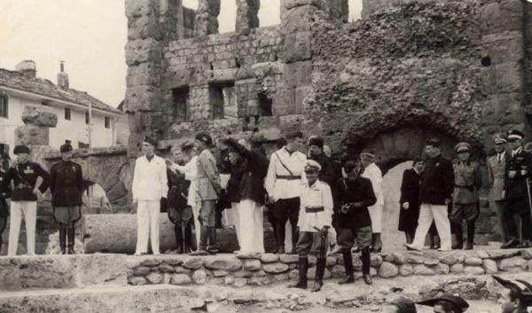 Giuseppe Bottai - Visita ad Aosta - Visita a sito archeologico