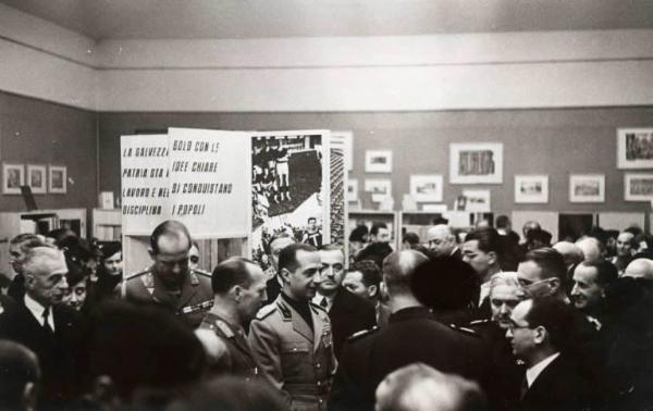 Giuseppe Bottai - Visita ad Atene - Visita alla Mostra del libro italiano