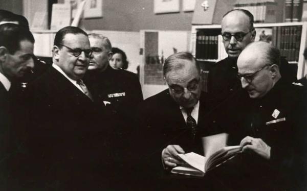 Giuseppe Bottai - Visita ad Atene - Visita alla Mostra del libro italiano