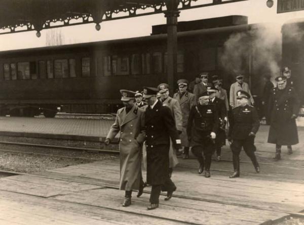 Giuseppe Bottai - Visita a Ferrara - Arrivo alla stazione