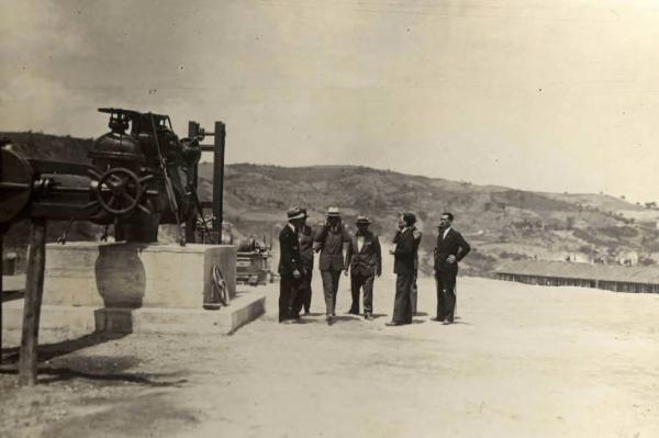 Giuseppe Bottai - Visita agli impianti industriali dei soffioni geotermici di Larderello