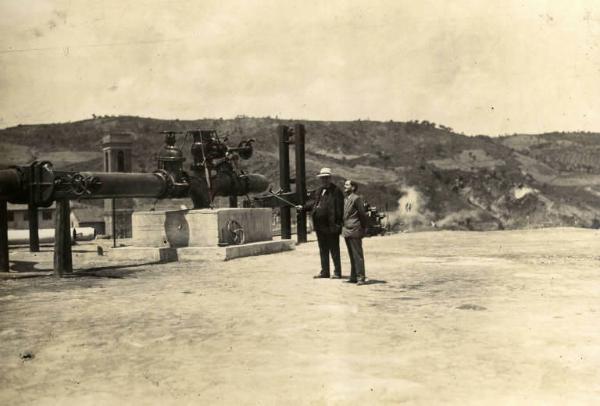 Giuseppe Bottai - Visita agli impianti industriali dei soffioni geotermici di Larderello